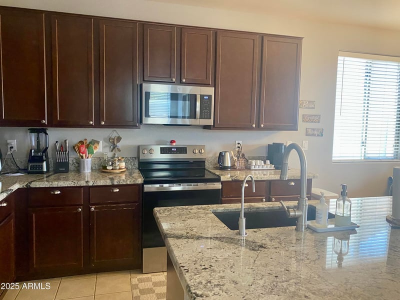 11906 154th Ln, Surprise, AZ 85379