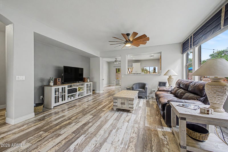 1194 Locust Dr, Chandler, AZ 85286