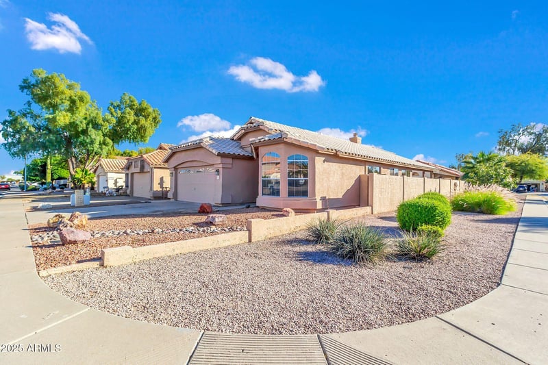 1195 Myrna Ln, Tempe, AZ 85284