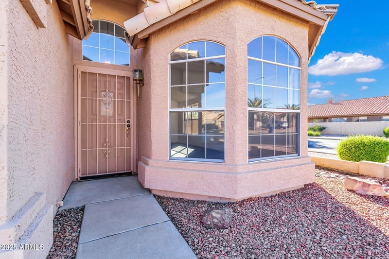 1195 Myrna Ln, Tempe, AZ 85284