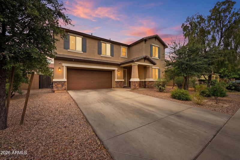11959 Chase Ln, Avondale, AZ 85323