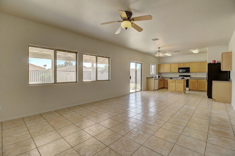 1197 E Denim Trl, San Tan Valley, AZ 85143