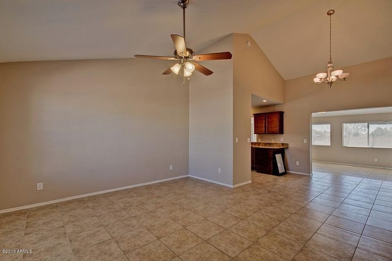 11970 N 70th Ave, Peoria, AZ 85345