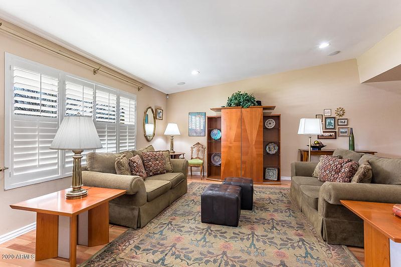 12 E Glenn Dr, Phoenix, AZ 85020
