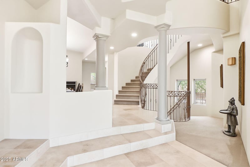12 Foothill Dr, Phoenix, AZ 85020