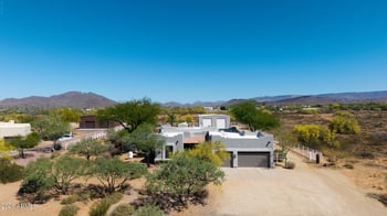 120 Adamanda Dr, Phoenix, AZ 85086