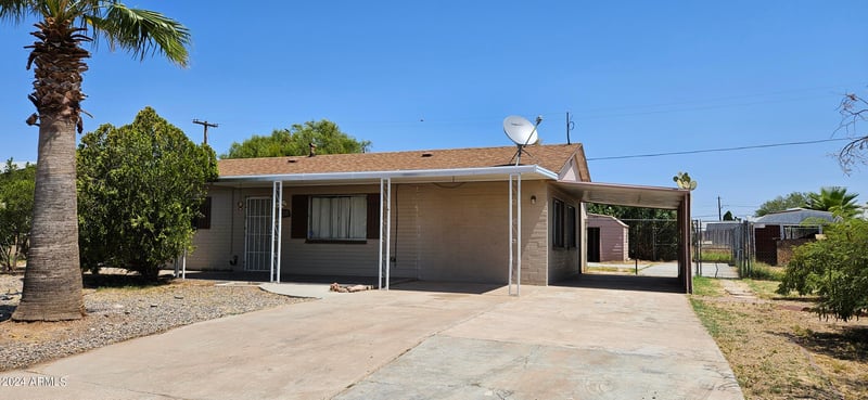 120 Debs Cir, Morristown, AZ 85342