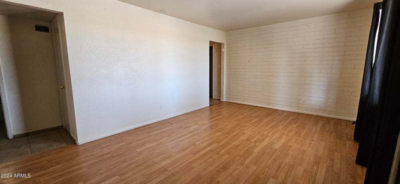120 Debs Cir, Morristown, AZ 85342