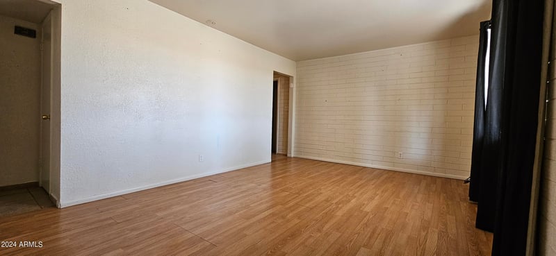120 Debs Cir, Morristown, AZ 85342