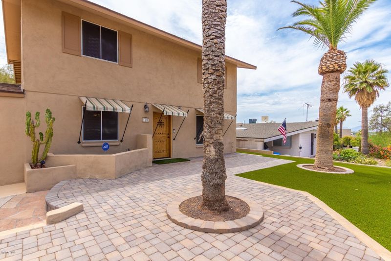 120 E Foothill Dr, Phoenix, AZ 85020
