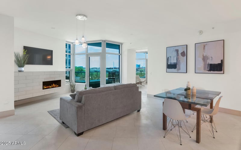 120 Rio Salado Pw #305, Tempe, AZ 85281