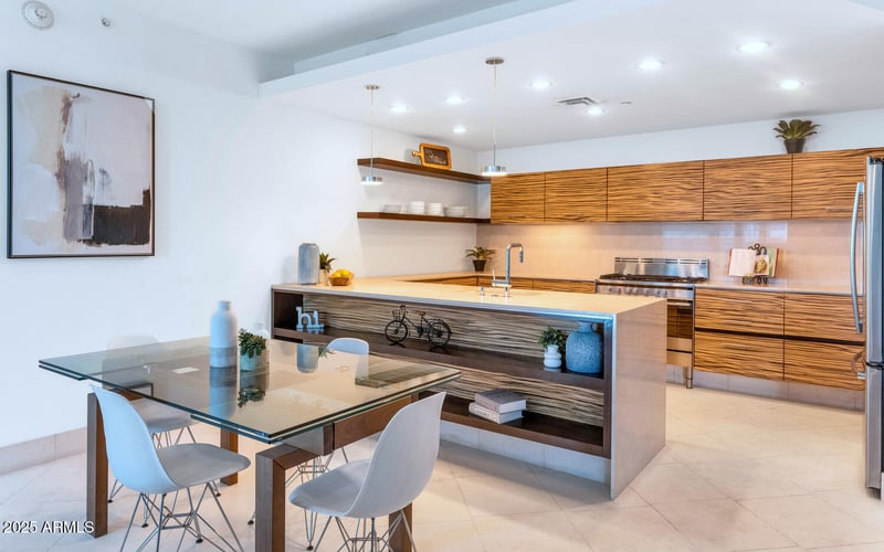 120 Rio Salado Pw #305, Tempe, AZ 85281