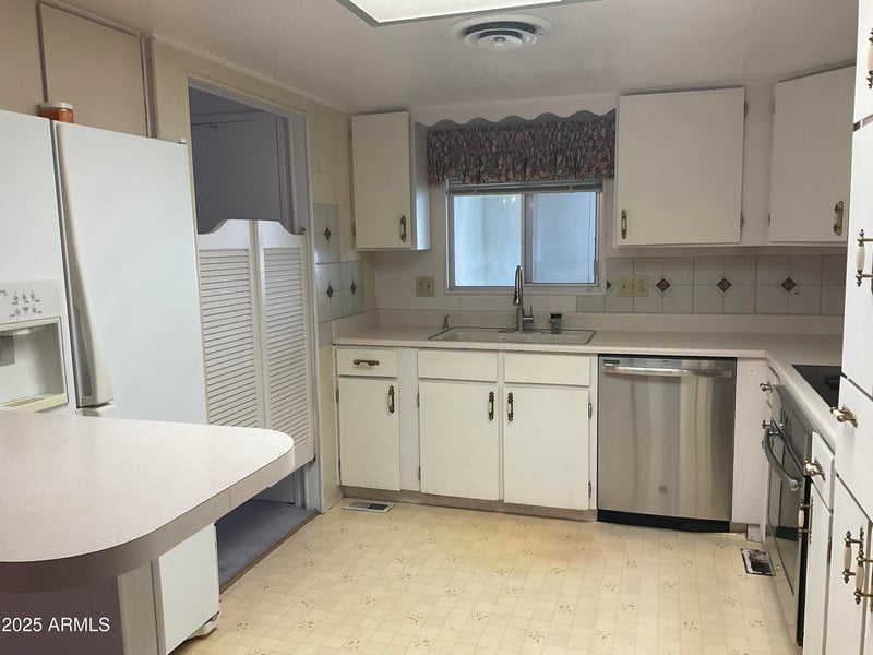 120 Val Vista Dr #196, Mesa, AZ 85213