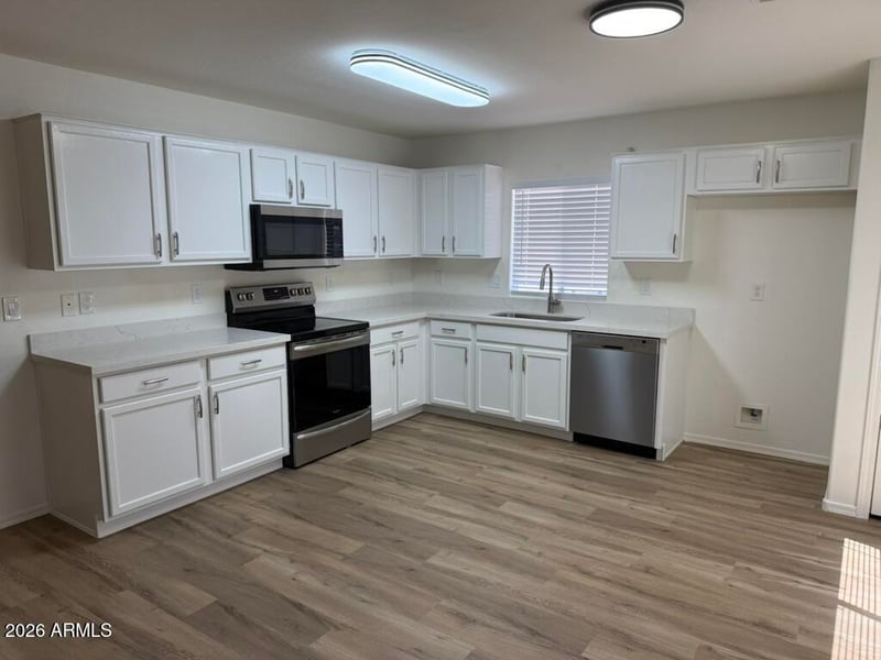 12009 Holly St, Avondale, AZ 85392