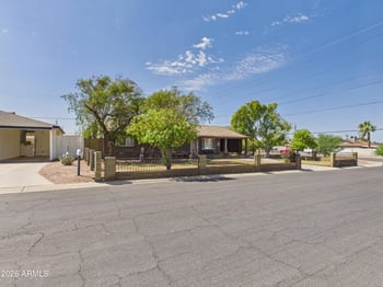1201 E Griswold Rd, Phoenix, AZ 85020