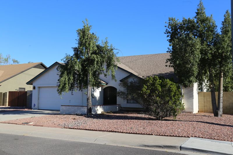 1201 E Kerry Ln, Phoenix, AZ 85024