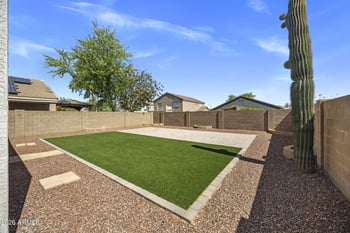12011 Dos Rios Dr, Sun City, AZ 85373