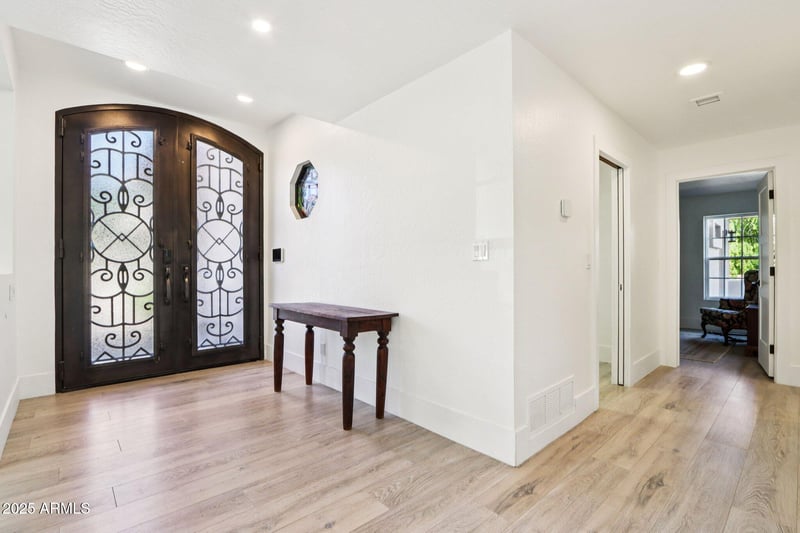 12015 S Tuzigoot Dr, Phoenix, AZ 85044