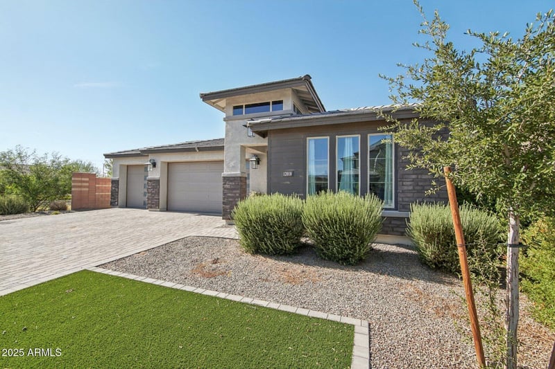 12018 Luxton Ln, Avondale, AZ 85323