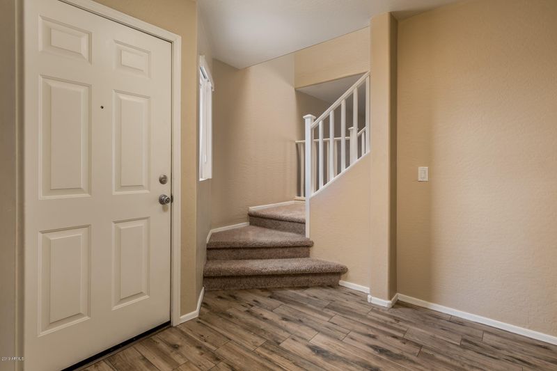 1202 E Wahalla Ln, Phoenix, AZ 85024