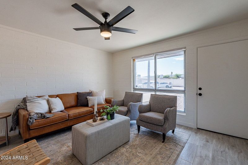 1202 E Wayland Dr, Phoenix, AZ 85040