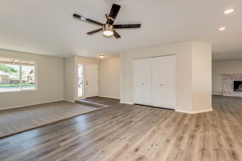 12021 N 60th Ave, Glendale, AZ 85304
