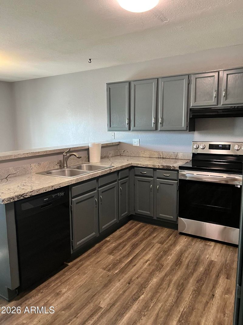 12024 N 76th Ln, Peoria, AZ 85345