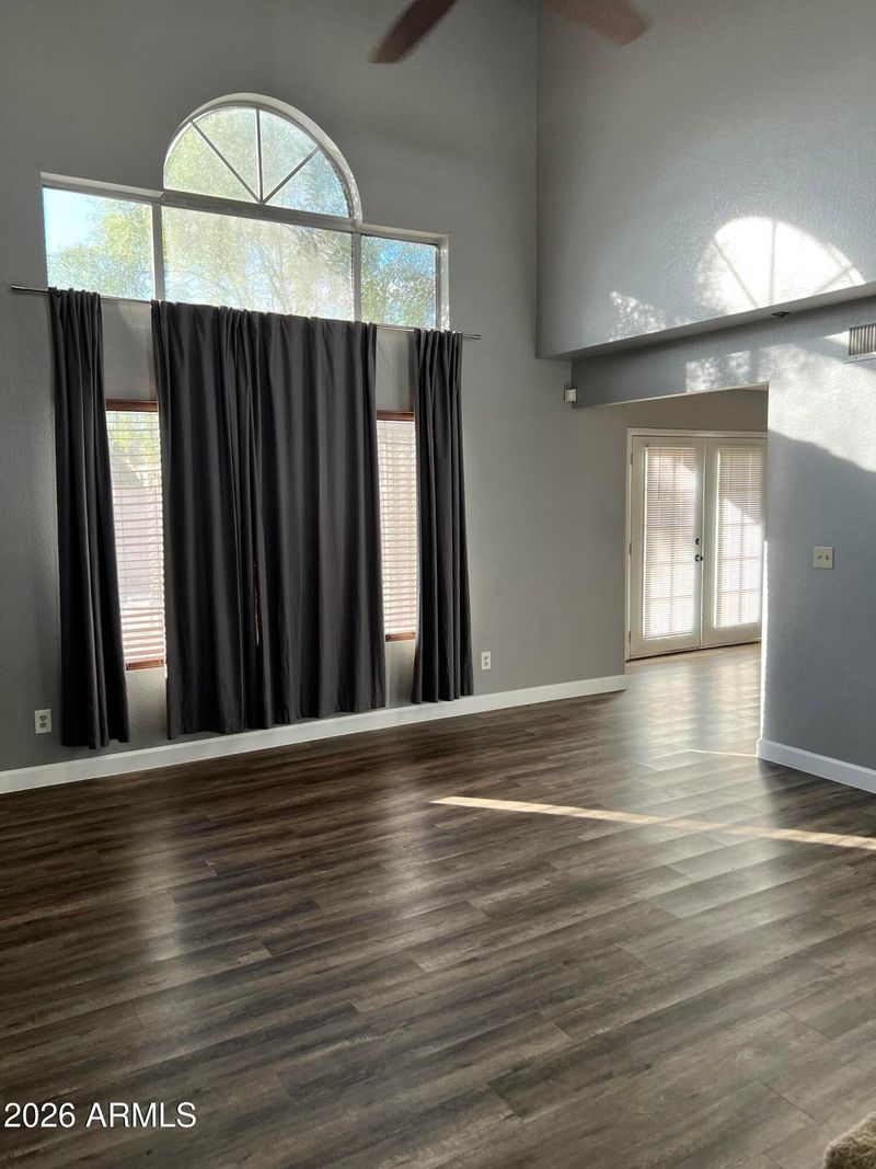 12024 N 76th Ln, Peoria, AZ 85345