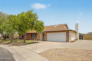 12025 N 61st Dr, Glendale, AZ 85304
