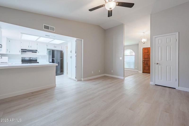 12031 53rd Ave, Glendale, AZ 85304