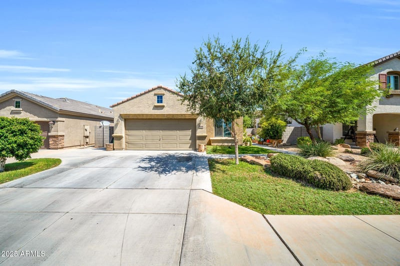 12038 Davis Ln, Avondale, AZ 85323