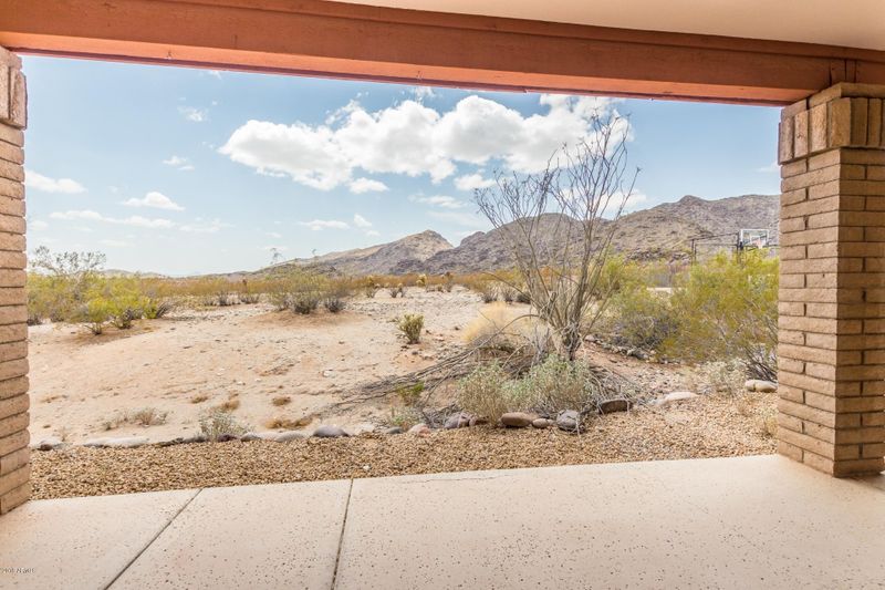 12038 S Honah Lee Ct, Phoenix, AZ 85044