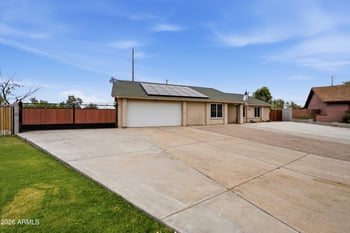 12039 60th Ave, Glendale, AZ 85304