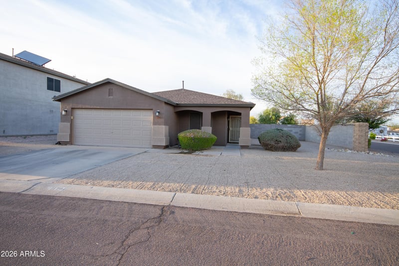 1204 Silversmith Trl, San Tan Valley, AZ 85143