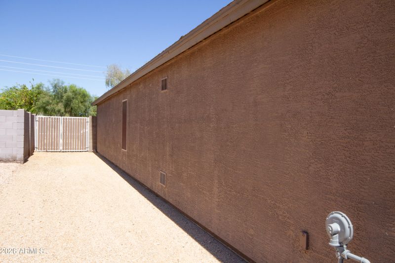 1204 E Silversmith Trl, San Tan Valley, AZ 85143