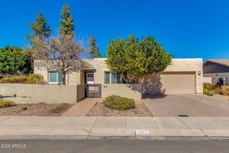 1204 E Steamboat Bend Dr, Tempe, AZ 85283