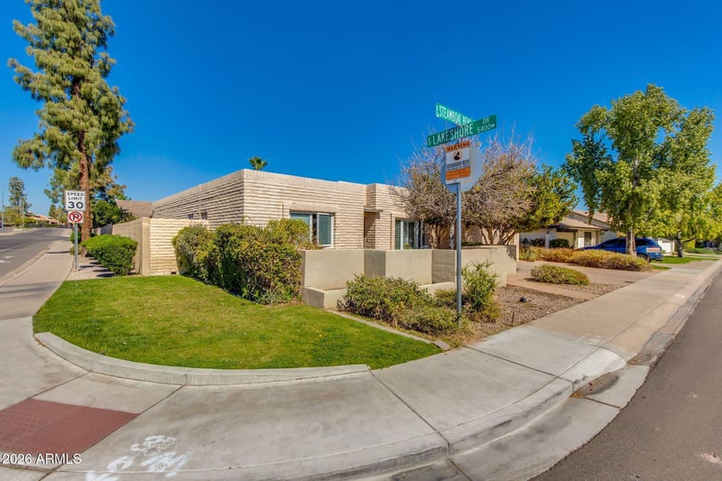 1204 E Steamboat Bend Dr, Tempe, AZ 85283