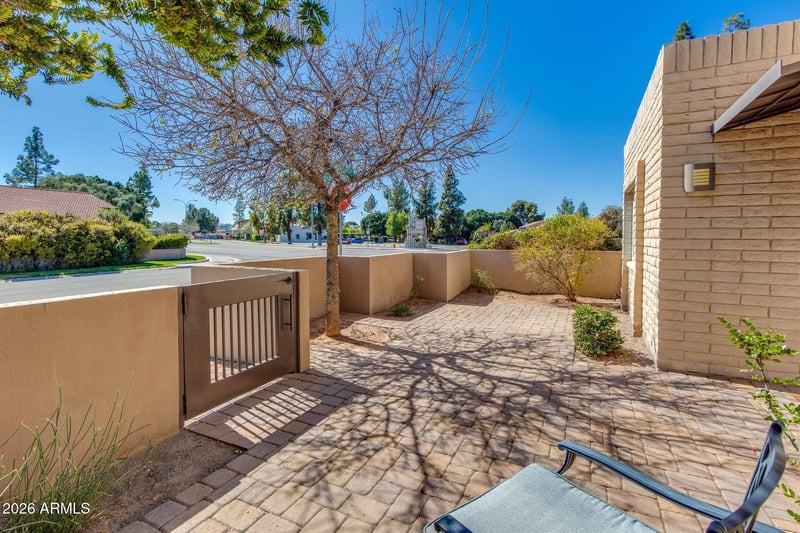 1204 E Steamboat Bend Dr, Tempe, AZ 85283