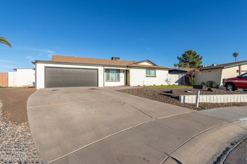 12043 N 46th Ave, Glendale, AZ 85304