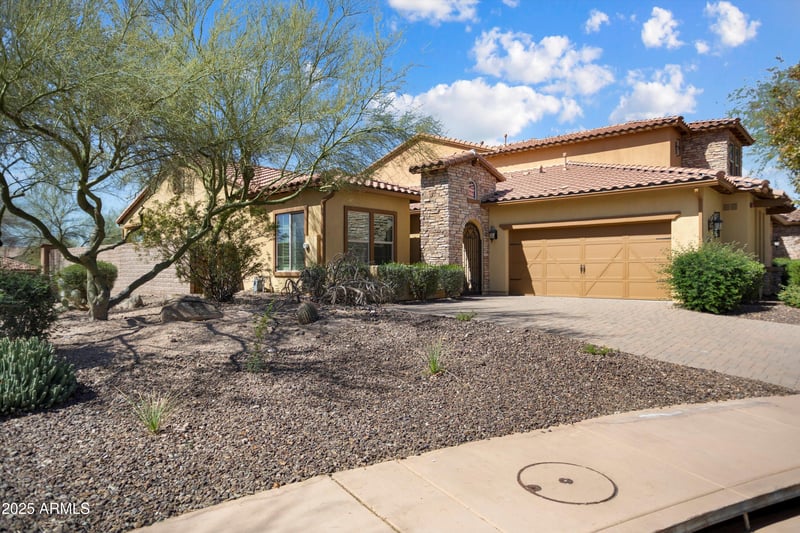 12047 Red Hawk Dr, Peoria, AZ 85383