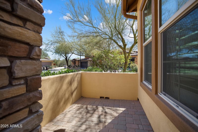 12047 Red Hawk Dr, Peoria, AZ 85383