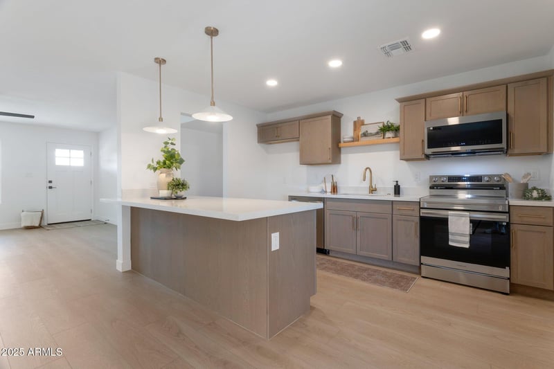 1205 7th St, Tempe, AZ 85281