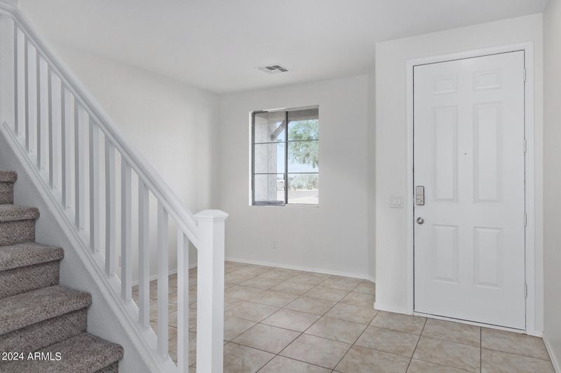 1205 E Grenadine Rd, Phoenix, AZ 85040
