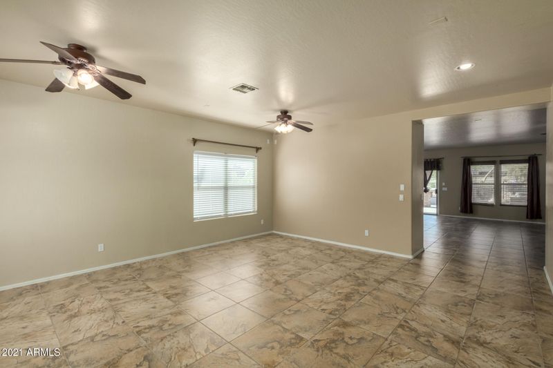 1205 E Milada Dr, Phoenix, AZ 85042