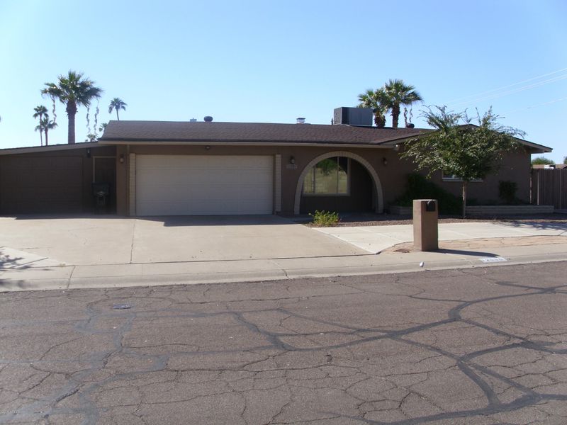 12050 N 45th Ln, Glendale, AZ 85304