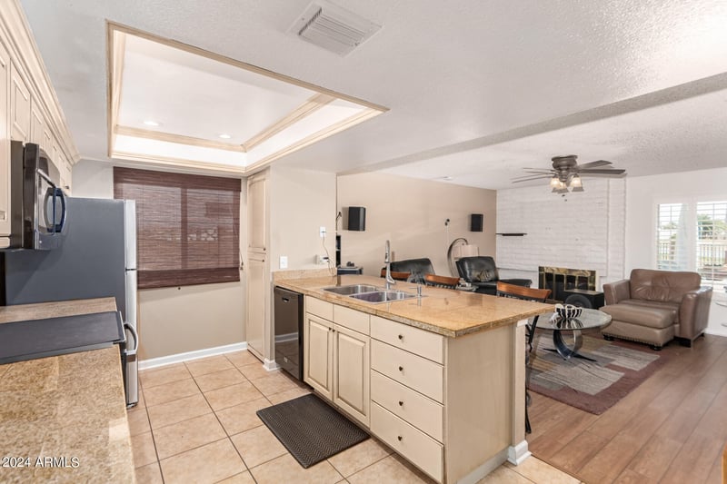 12059 Paiute St, Phoenix, AZ 85044