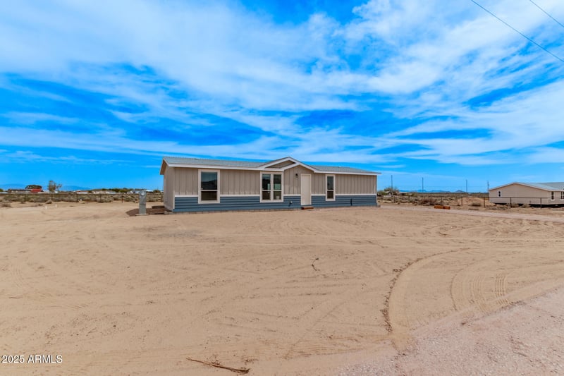 1207 383rd Dr, Tonopah, AZ 85354