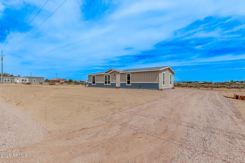 1207 383rd Dr, Tonopah, AZ 85354