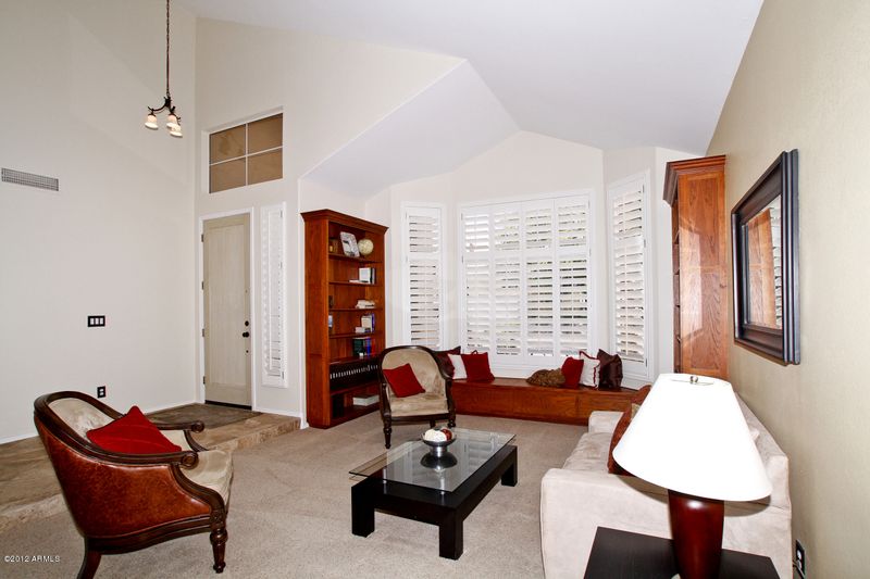 1207 E Granite View Dr, Phoenix, AZ 85048
