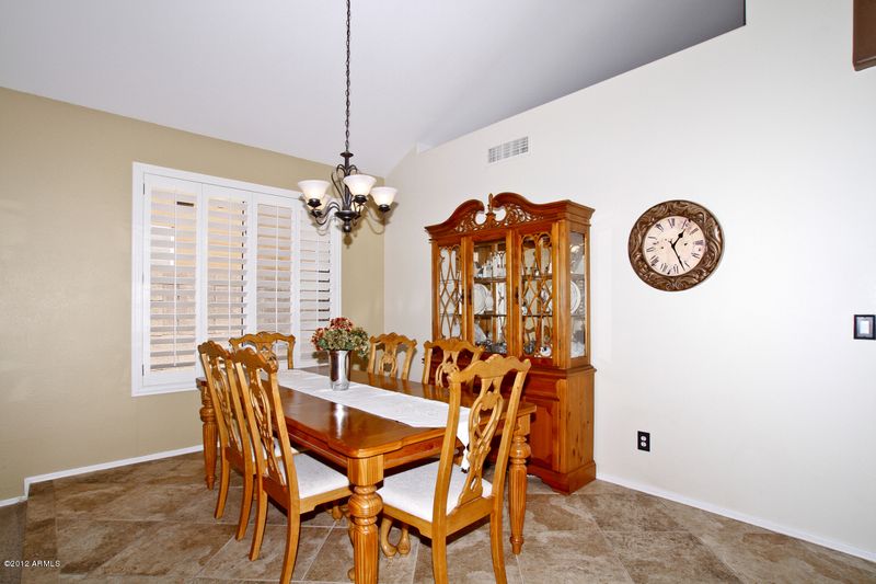 1207 E Granite View Dr, Phoenix, AZ 85048